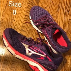 Mizuno running shoes